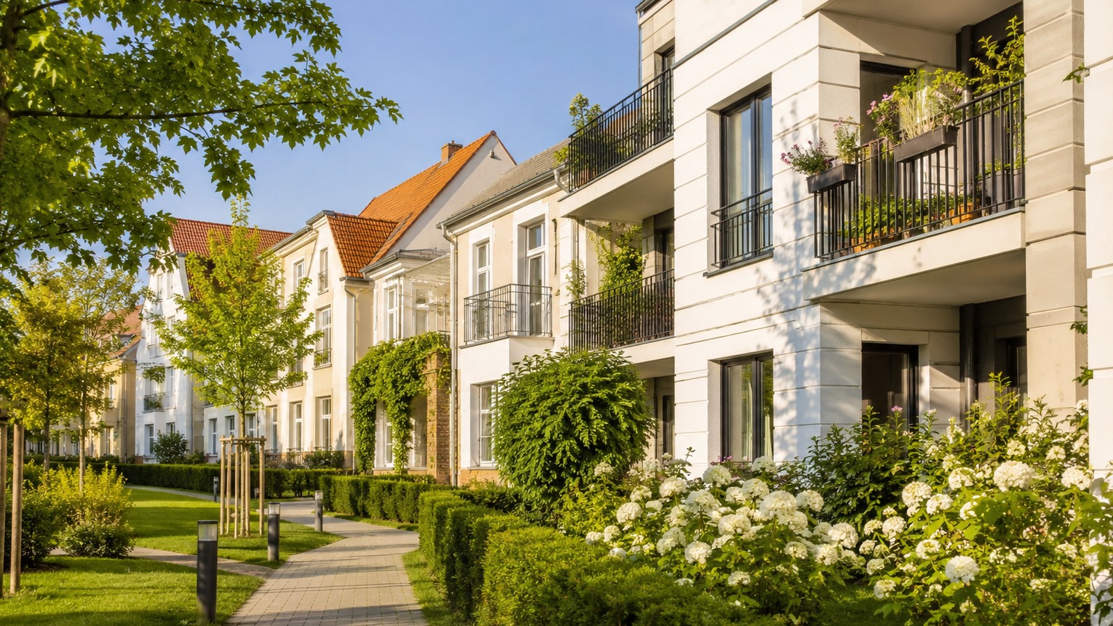 Wohnquartier mit gepflegten Gärten